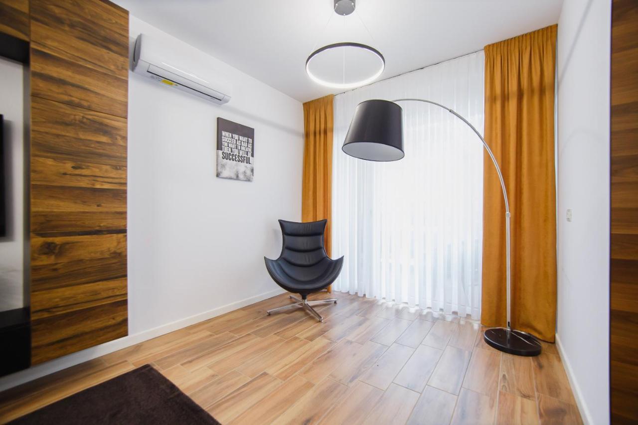 Chocolate Delight At West Residence Oradea Eksteriør billede